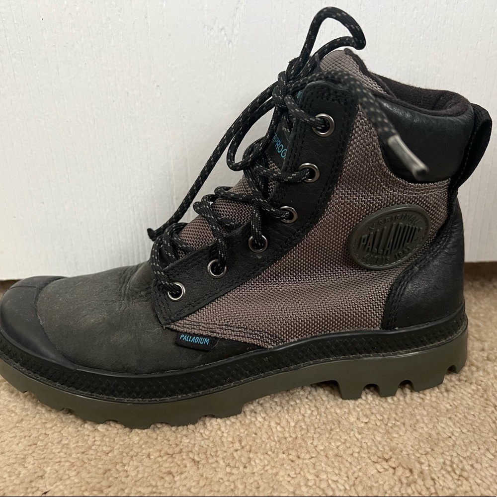 Palladium boots size 6 womens
